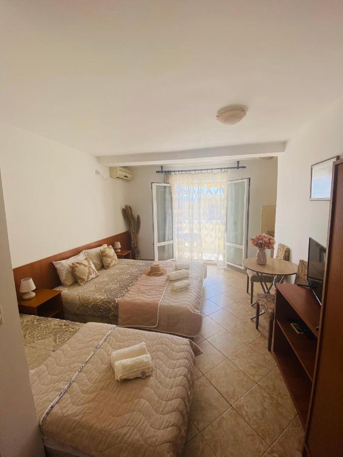 Miomir Perazic Apartments Petrovac Exteriör bild