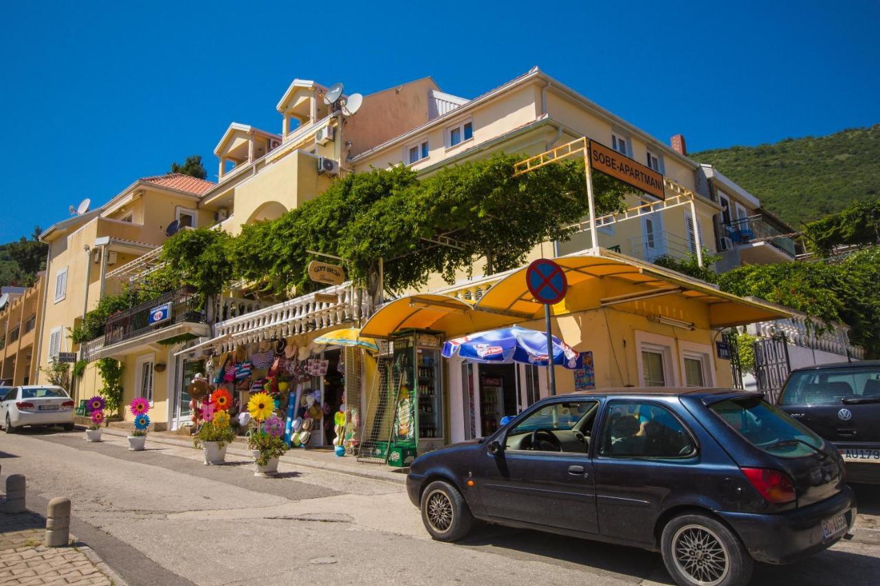 Miomir Perazic Apartments Petrovac Exteriör bild